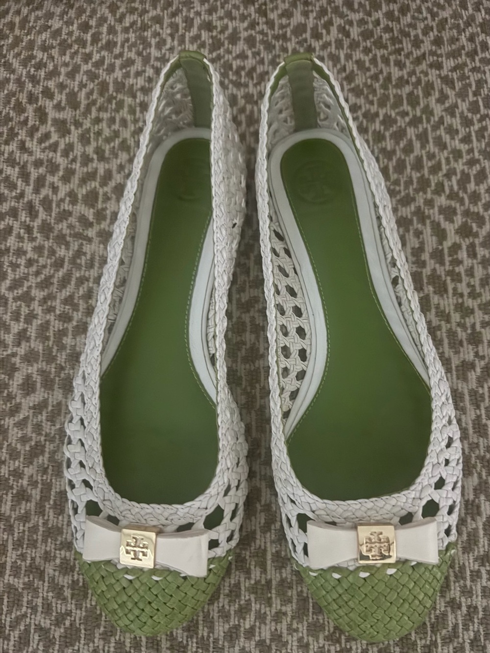 Tory Burch White & Green Woven Pointed-Toe Flats with Bow